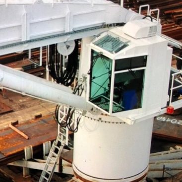 Telescopic offshore crane