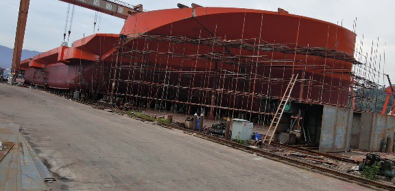 Pic deck barge
