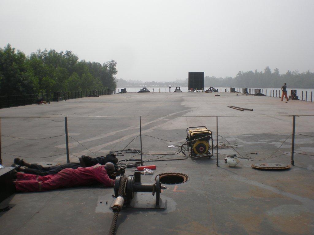 Plan view stern barge