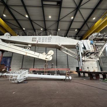 Knuckle Boom Crane