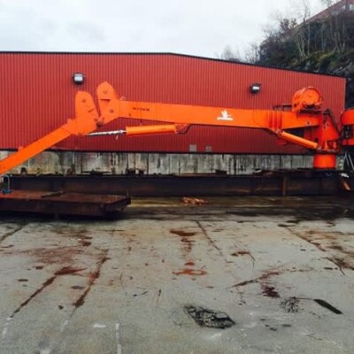 Offshore crane
